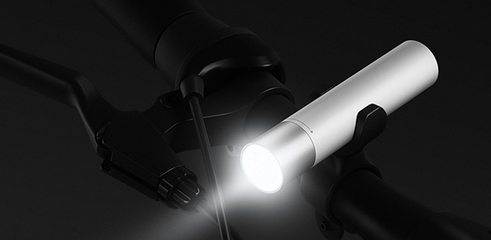 小米发布随身手电筒 79元集照明与移动电源于一体